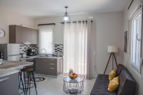 LUXY Apartment A, Near Beach, Private Parking